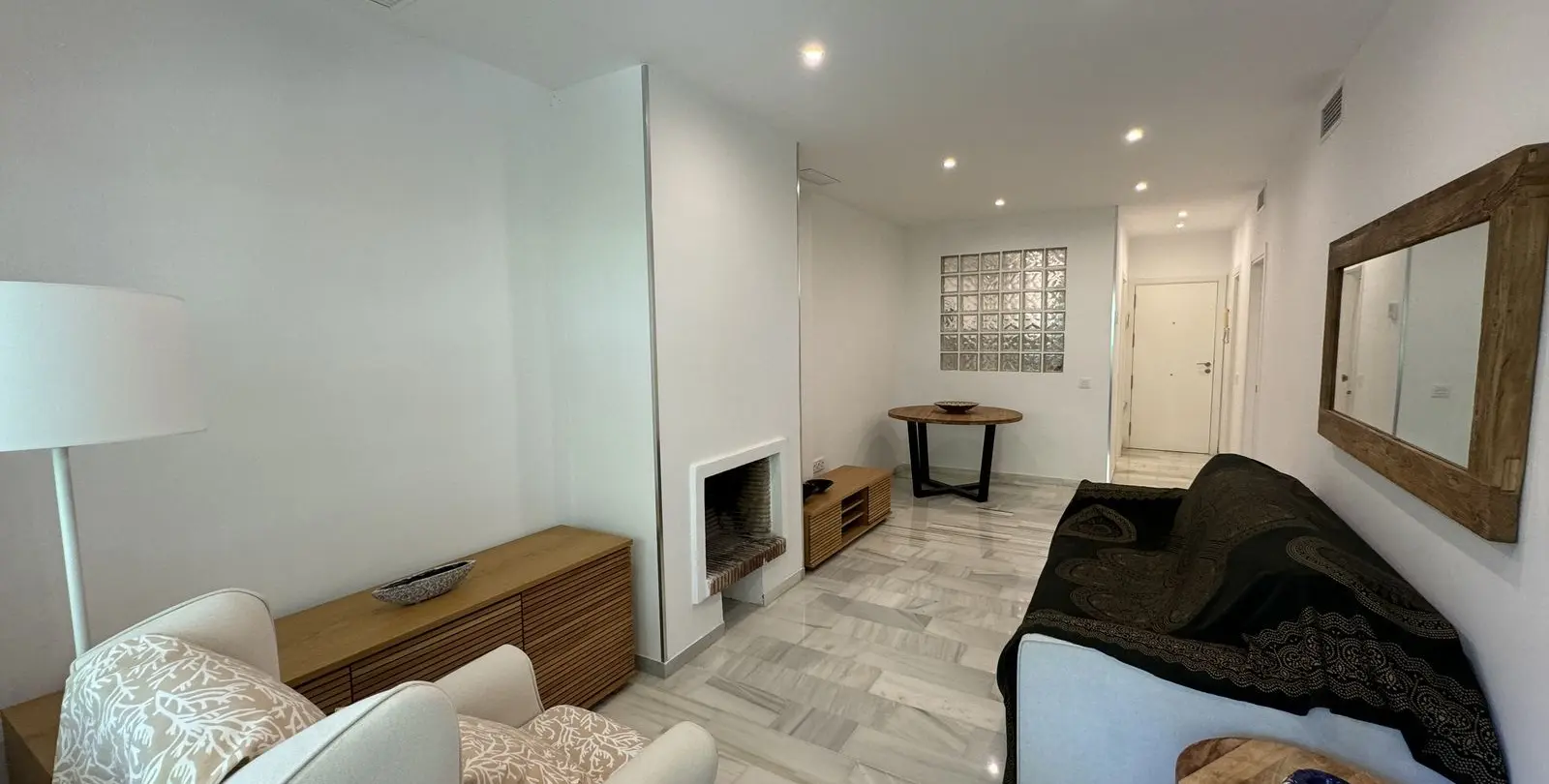 Sale of ground floor apartment in The Golden Mile 4