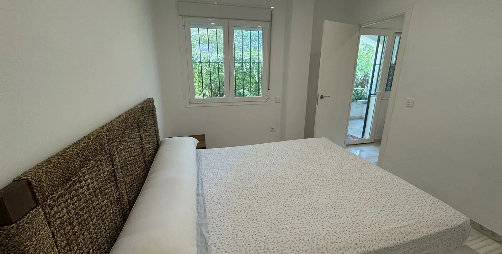 Sale of ground floor apartment in The Golden Mile 7