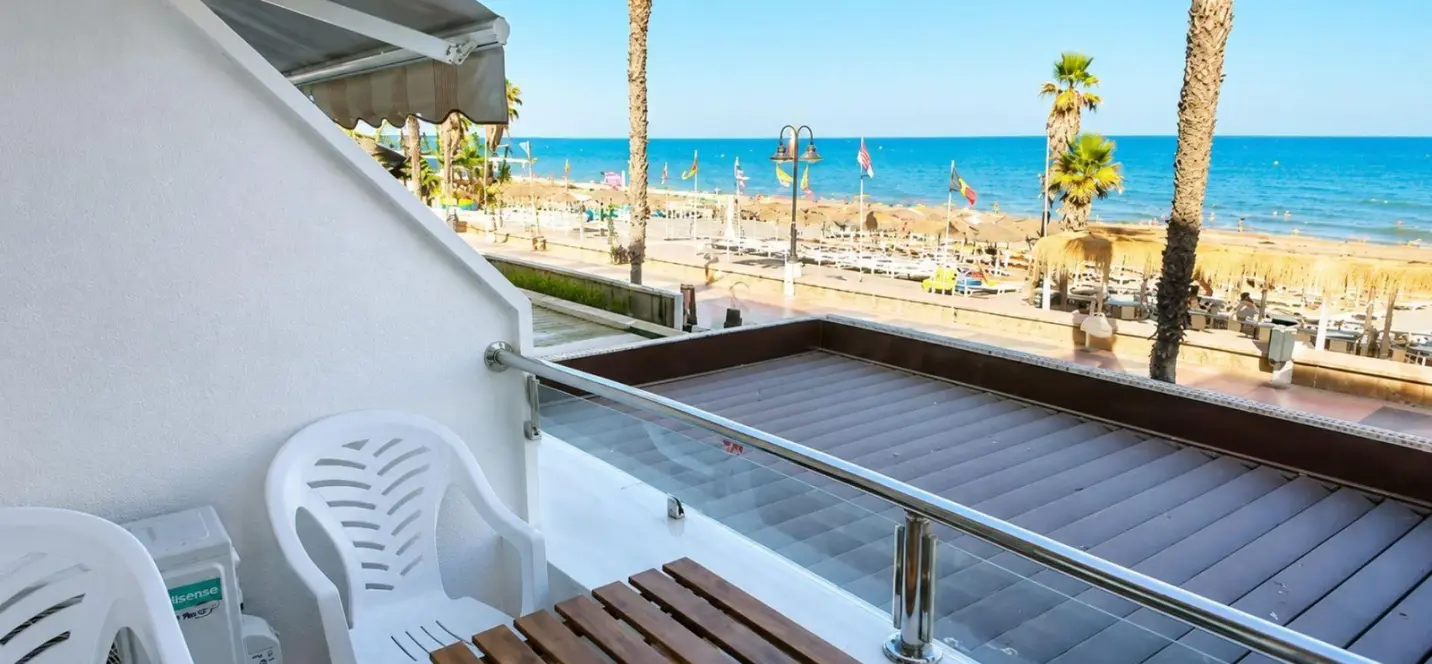 Sale of middle floor apartment in Torremolinos 2