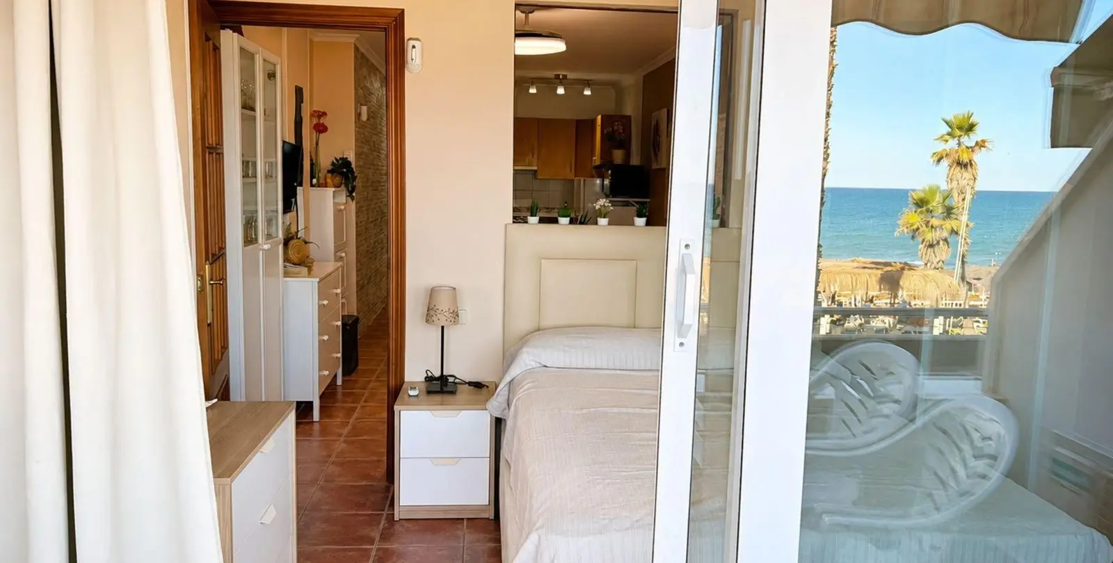 Sale of middle floor apartment in Torremolinos 4