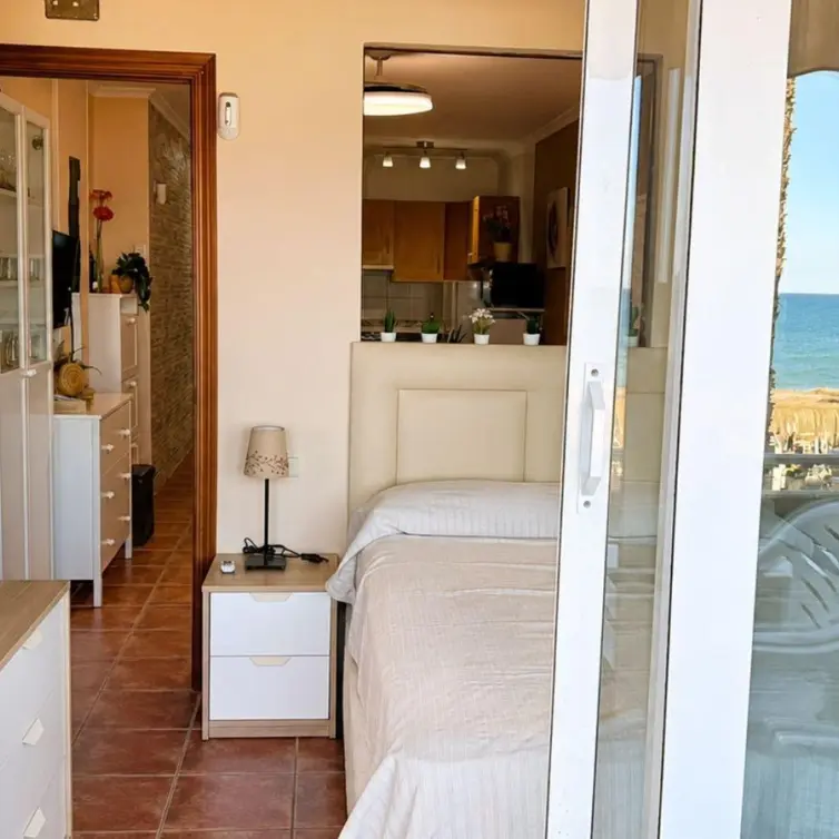 Sale of middle floor apartment in Torremolinos