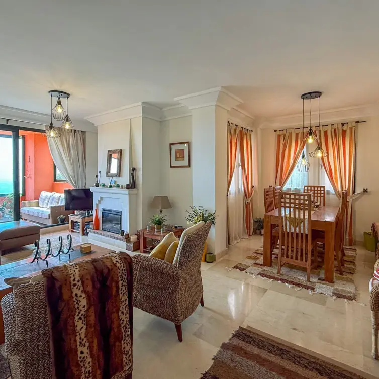 Sale of middle floor apartment in Calahonda