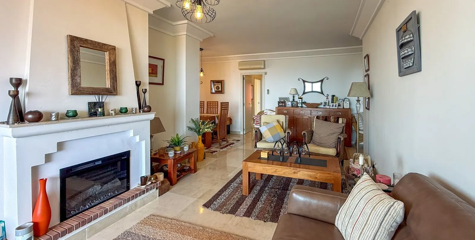 Sale of middle floor apartment in Calahonda 15
