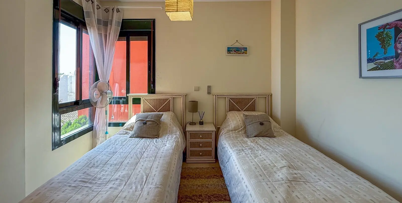 Sale of middle floor apartment in Calahonda 22