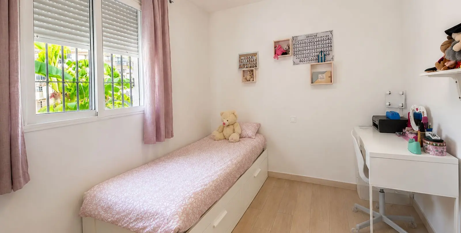Venta de apartamento en planta baja en El Chaparral 8
