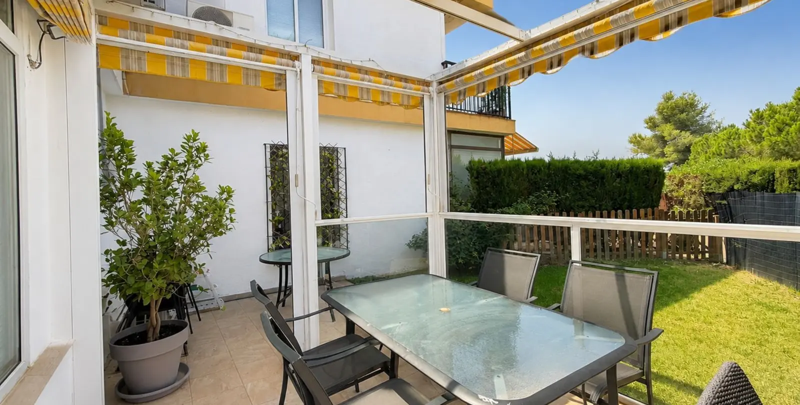 Venta de apartamento en planta baja en El Chaparral 10