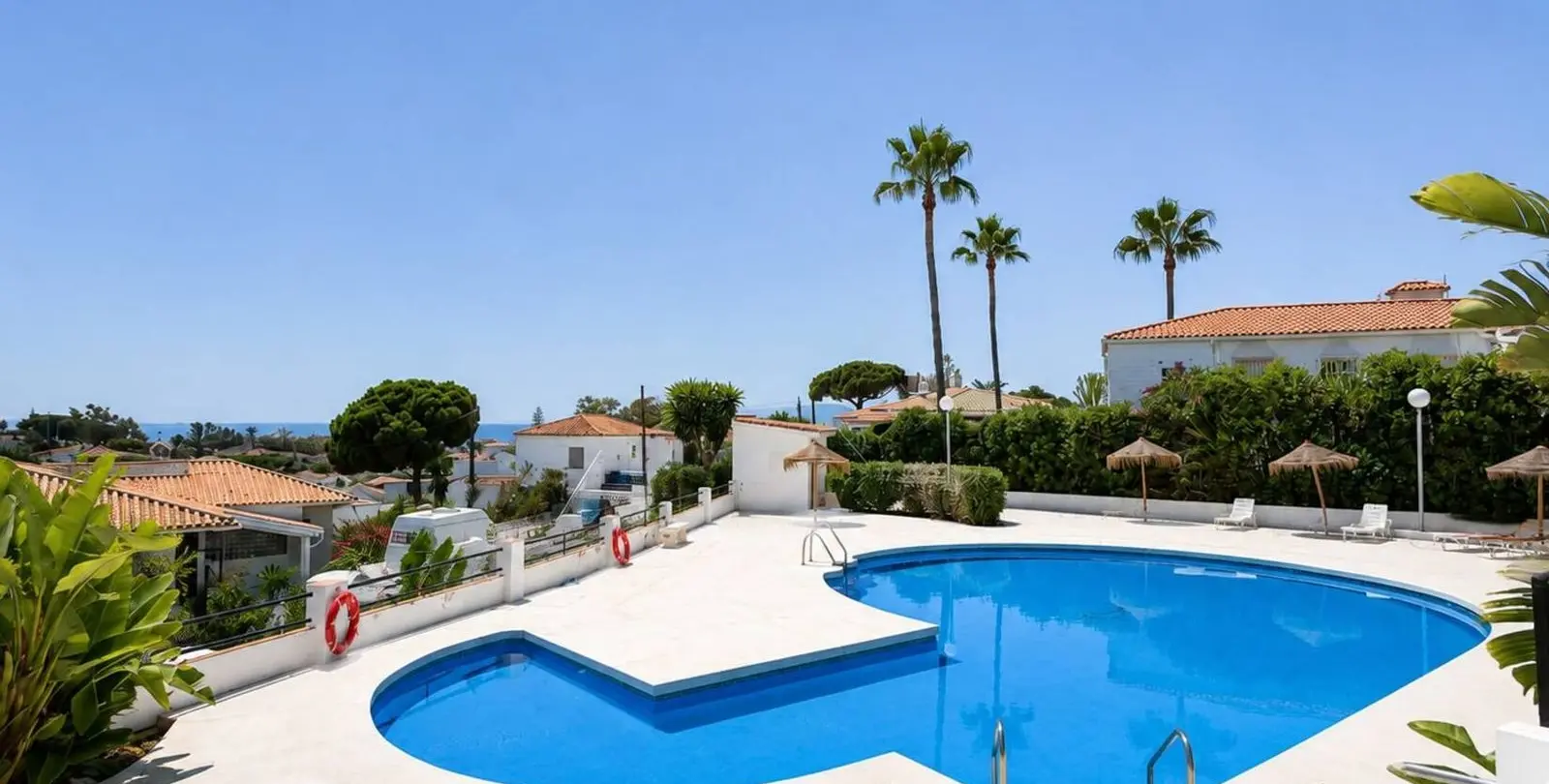 Venta de apartamento en planta baja en El Chaparral 12