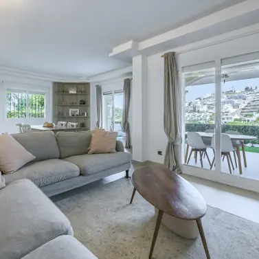Venta de apartamento en planta baja en Benahavís