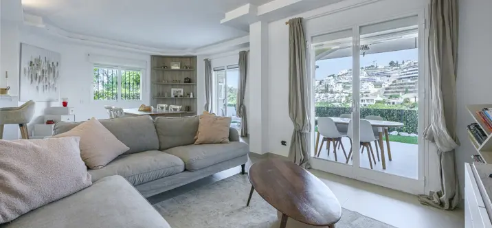 Venta de apartamento en planta baja en Benahavís 1