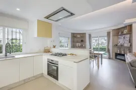 Image 4 thumb