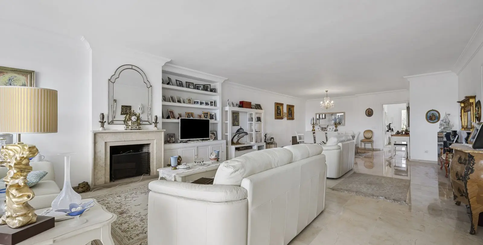 Продажа апартаментов на среднем этаже в Guadalmina Alta 4