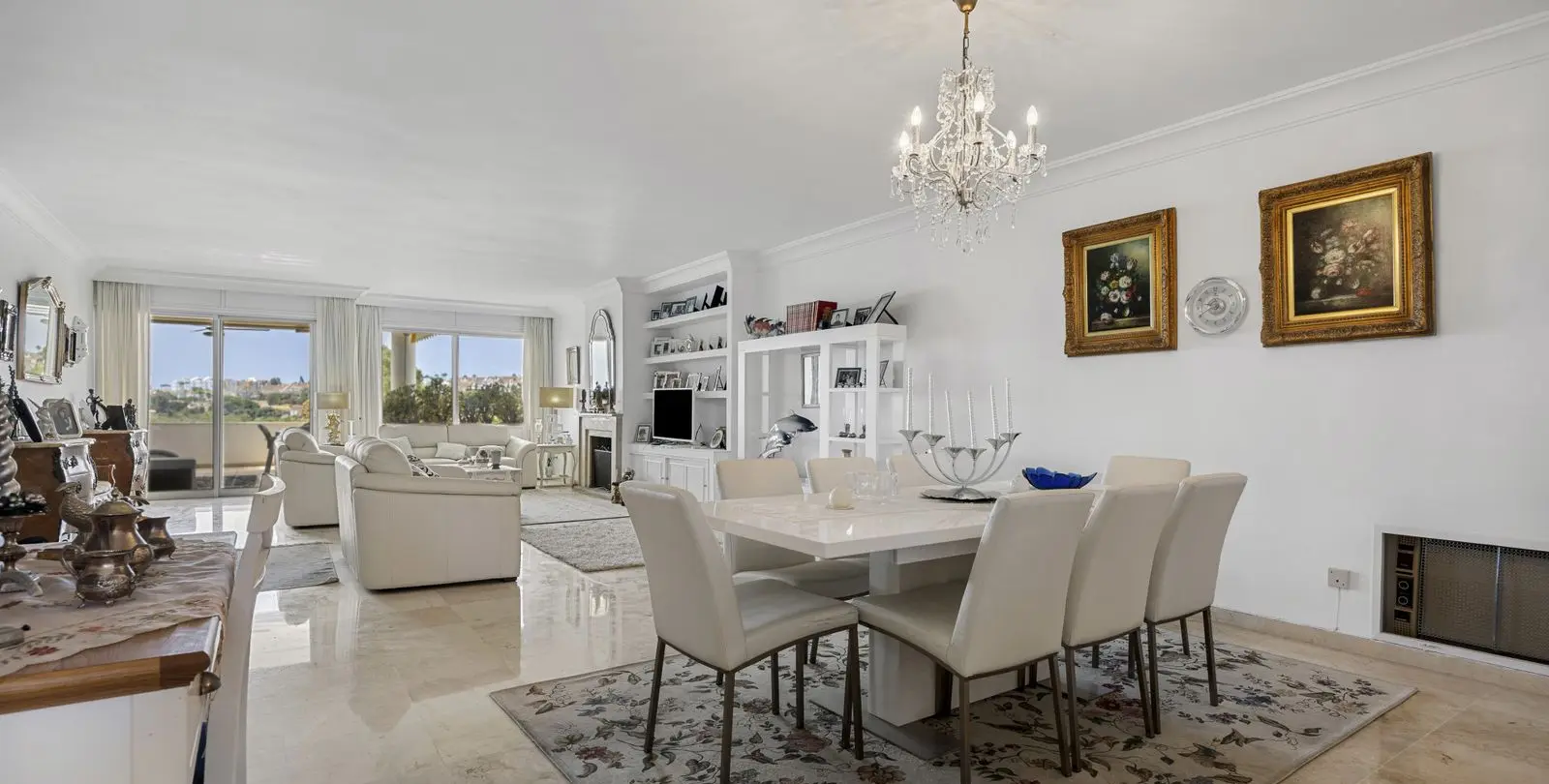 Продажа апартаментов на среднем этаже в Guadalmina Alta 8
