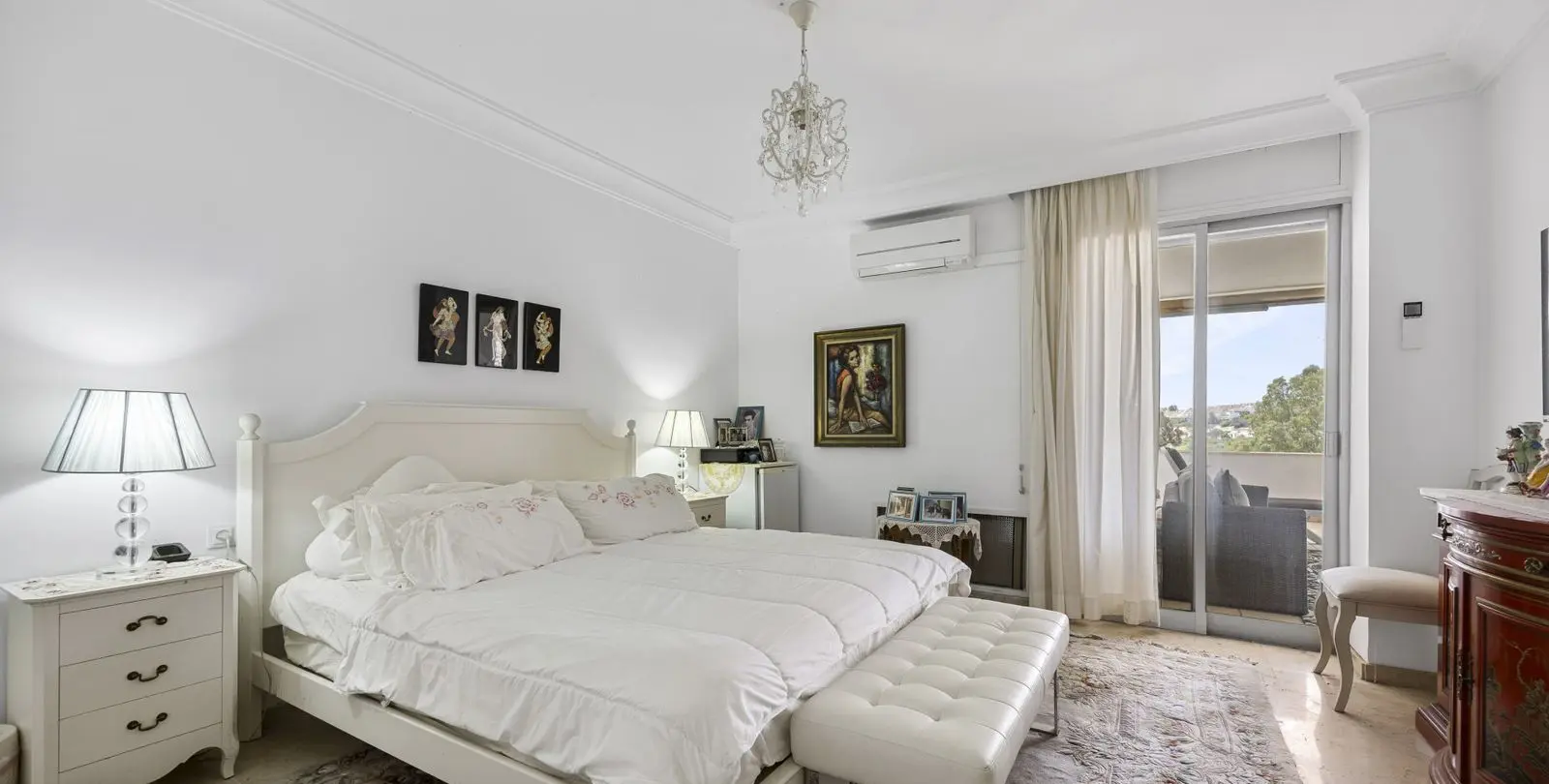 Продажа апартаментов на среднем этаже в Guadalmina Alta 13