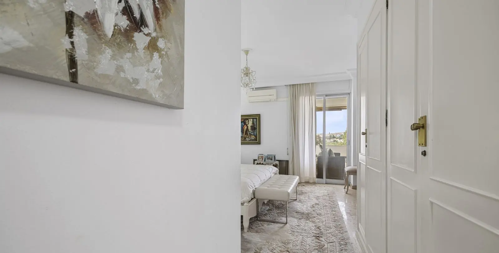 Продажа апартаментов на среднем этаже в Guadalmina Alta 14