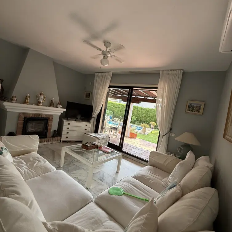 Sale of detached villa in Calahonda