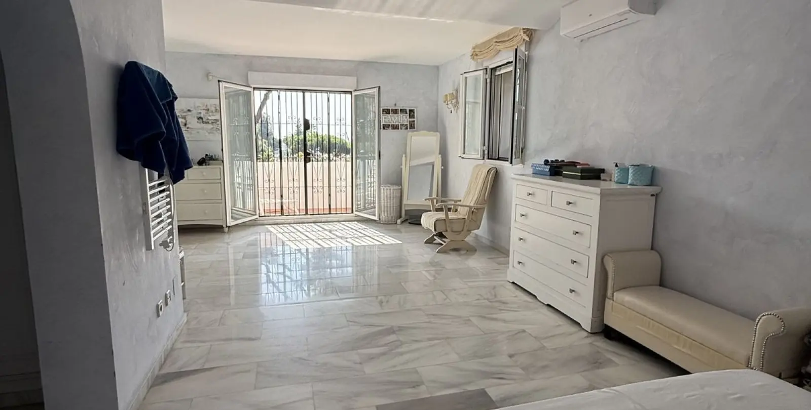 Sale of detached villa in Calahonda 7
