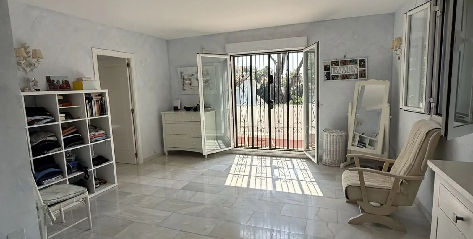 Sale of detached villa in Calahonda 8