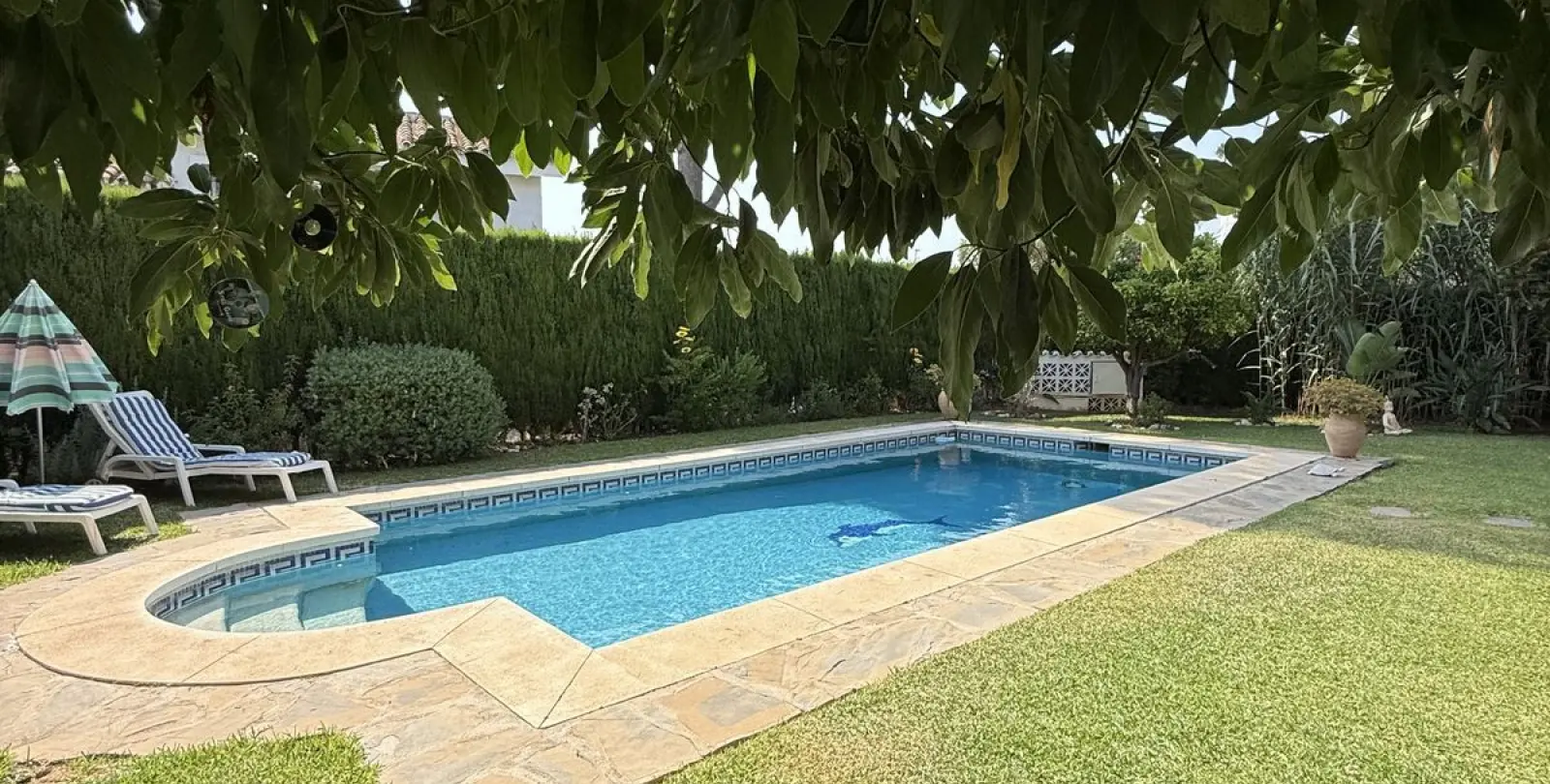 Sale of detached villa in Calahonda 13