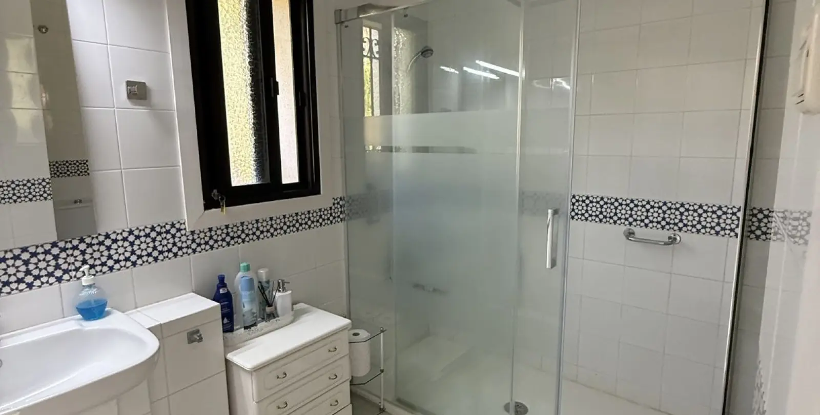 Sale of detached villa in Calahonda 16