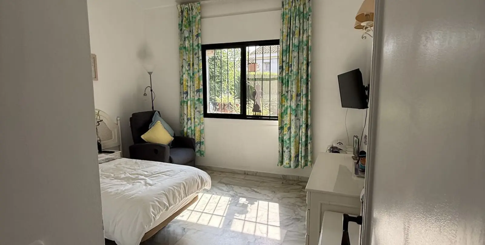 Sale of detached villa in Calahonda 18