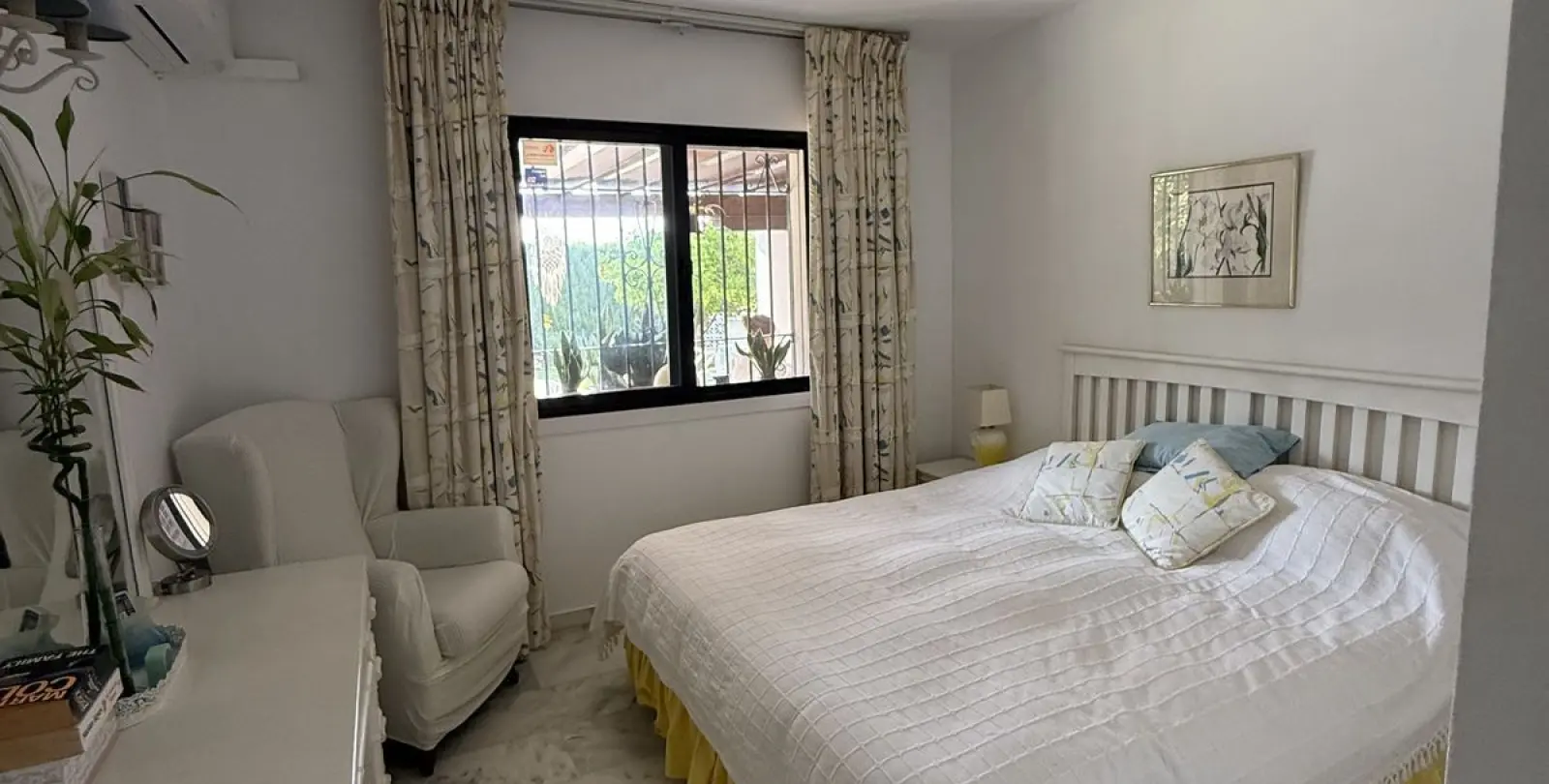 Sale of detached villa in Calahonda 21