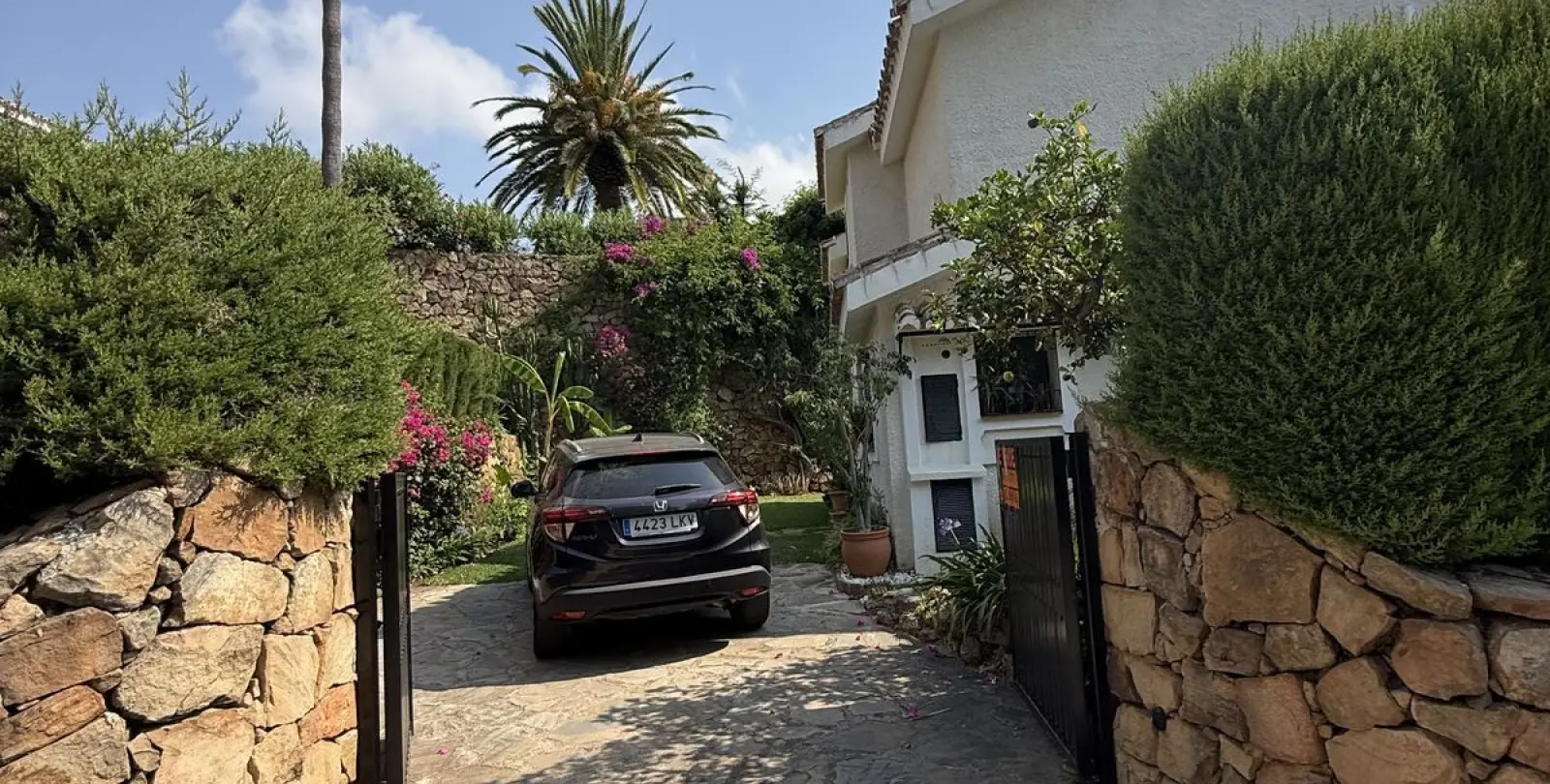 Sale of detached villa in Calahonda 25