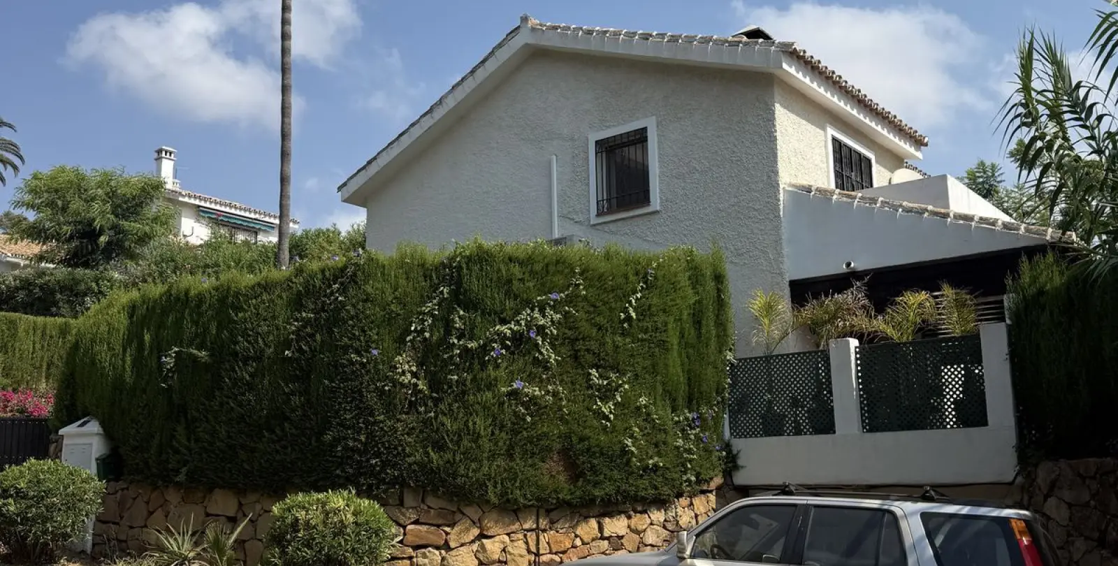 Sale of detached villa in Calahonda 27