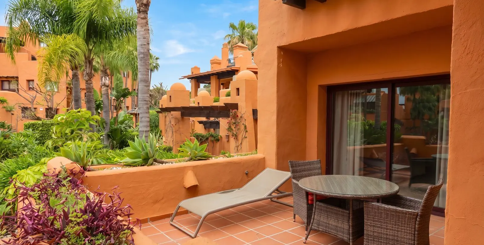 Sale of middle floor apartment in Nueva Andalucía 12