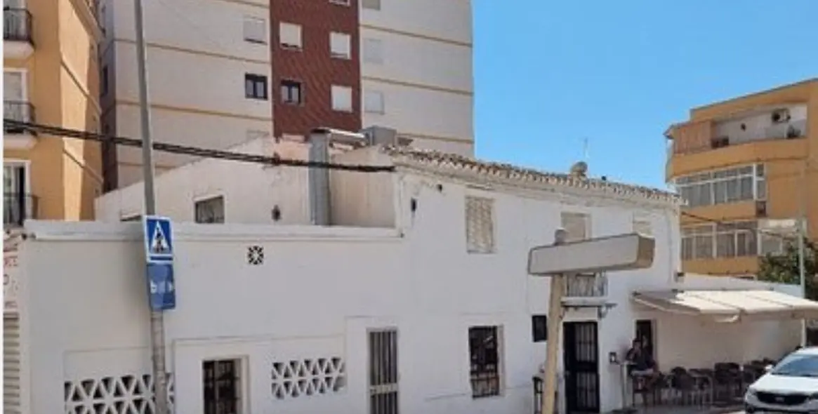 Venta de parcela residencial en Arroyo de la Miel 4