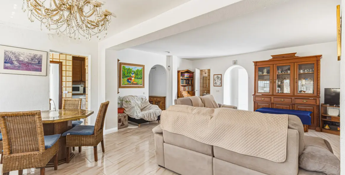 Sale of detached villa in Nueva Andalucía 2