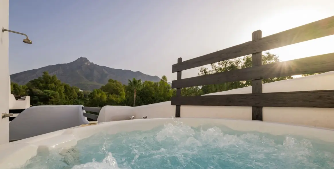 Venta de casa pareada en Marbella 2