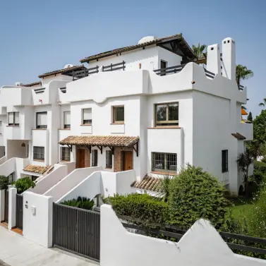 Venta de casa pareada en Marbella