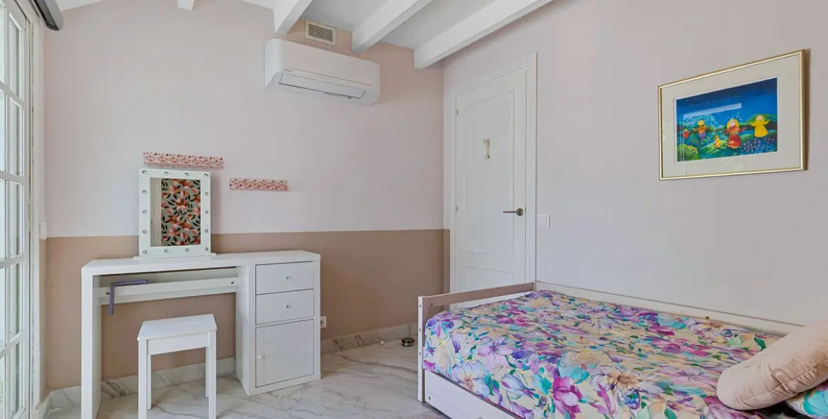 Venta de casa pareada en Ojén 15