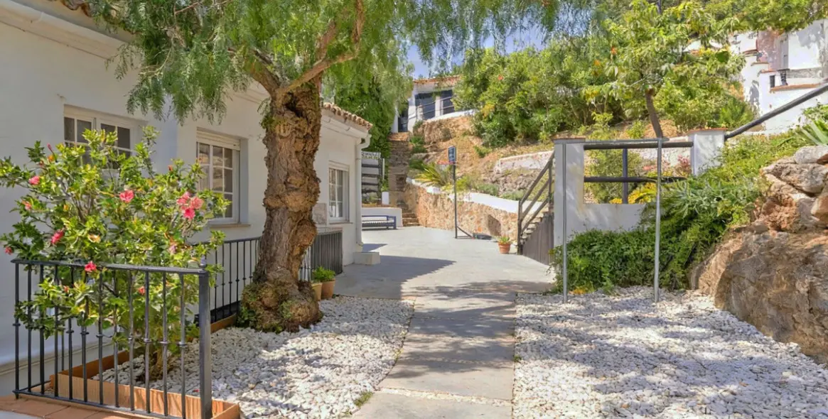Venta de casa pareada en Ojén 22