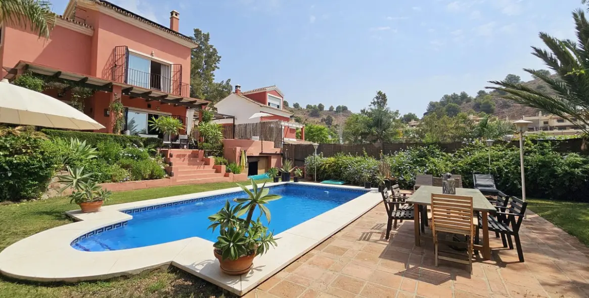 Venta de villa independiente en Pinares de San Antón 71