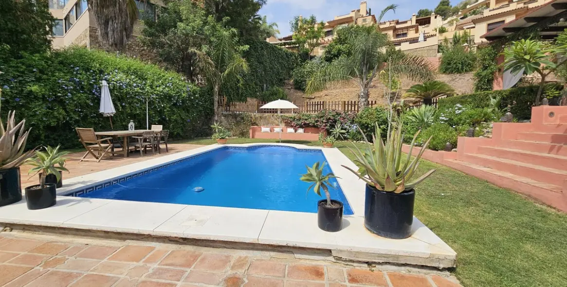 Venta de villa independiente en Pinares de San Antón 101