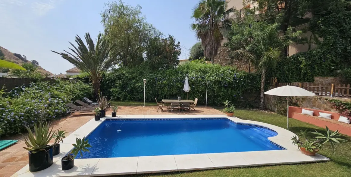 Venta de villa independiente en Pinares de San Antón 109
