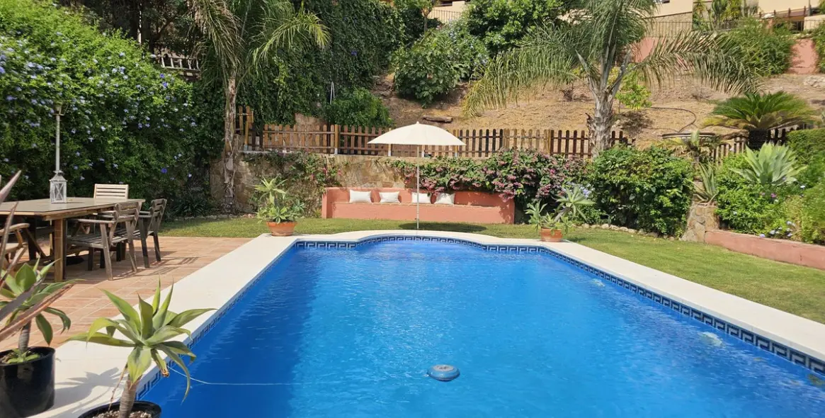Venta de villa independiente en Pinares de San Antón 111