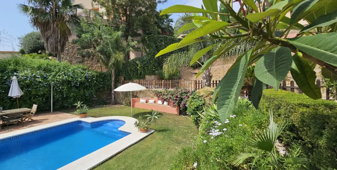 Venta de villa independiente en Pinares de San Antón 132