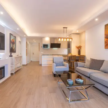 Venta de apartamento en planta media en The Golden Mile