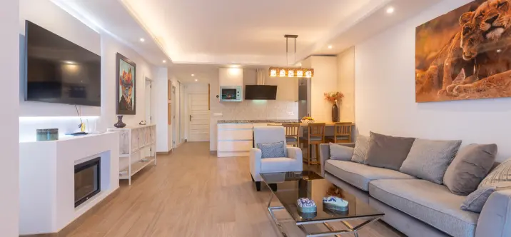 Venta de apartamento en planta media en The Golden Mile 3