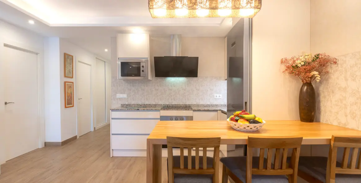 Venta de apartamento en planta media en The Golden Mile 6
