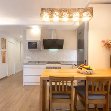 Venta de apartamento en planta media en The Golden Mile