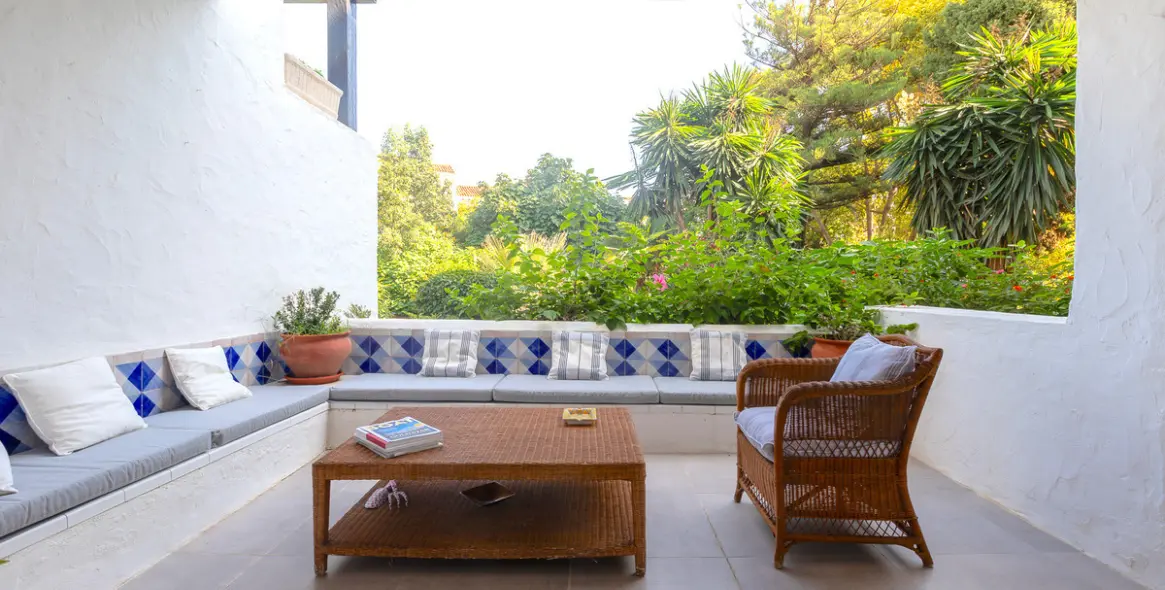 Venta de apartamento en planta media en The Golden Mile 16