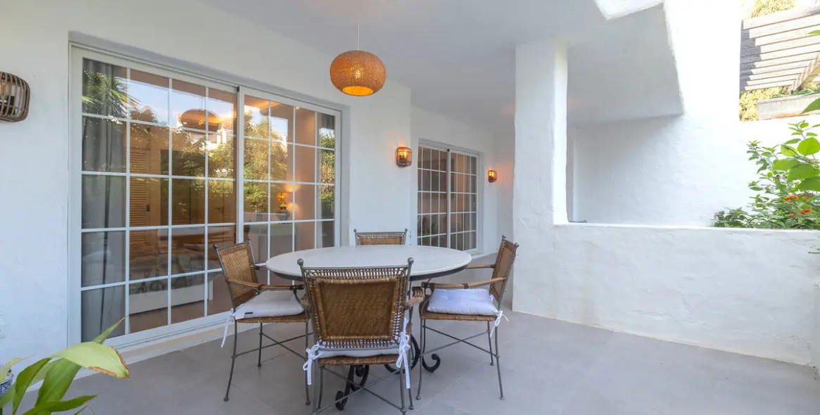 Venta de apartamento en planta media en The Golden Mile 17