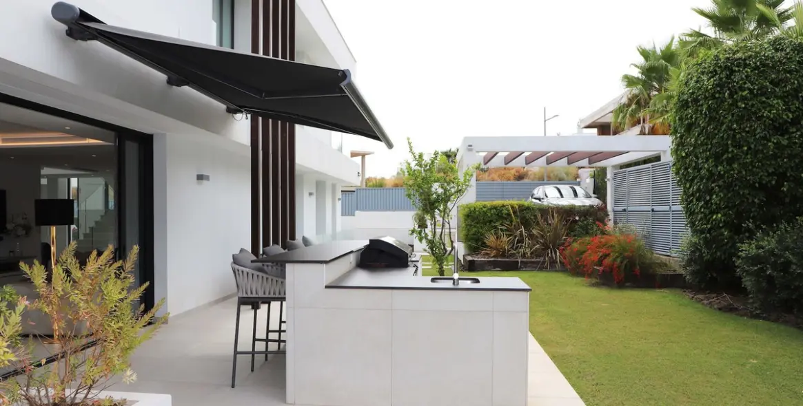 Venta de villa independiente en New Golden Mile 16