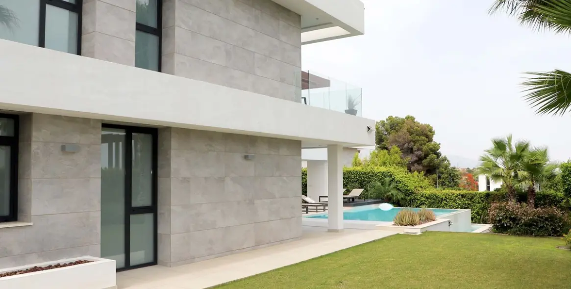 Venta de villa independiente en New Golden Mile 17