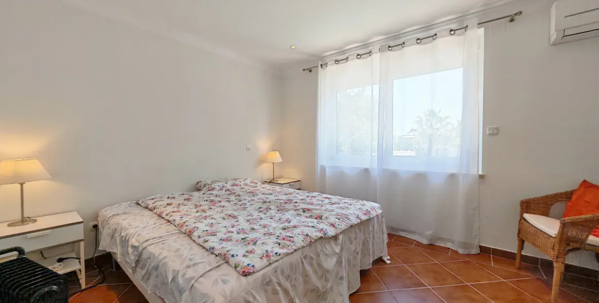 Venta de villa independiente en Marbesa 12