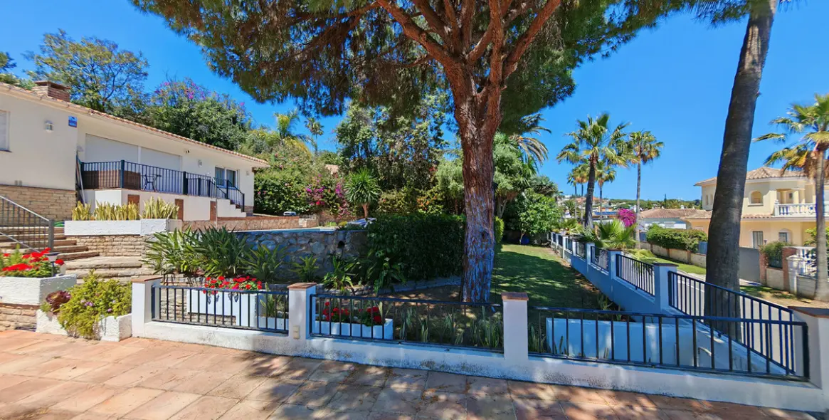 Venta de villa independiente en Marbesa 19
