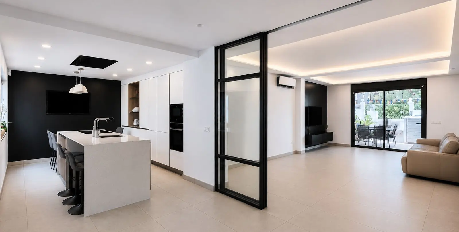 Short-term rent of semi-detached house in Nueva Andalucía 1